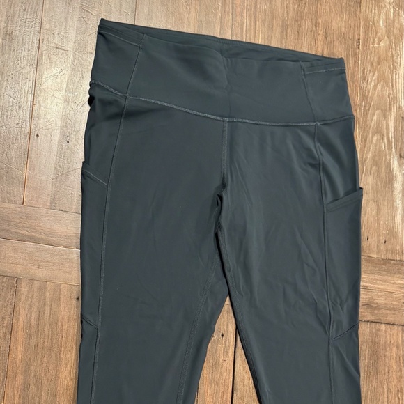 Blue Lululemon Leggings - Cropped Length - Picture 4 of 5